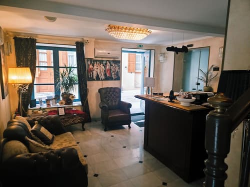 Dias Hotel, Reception