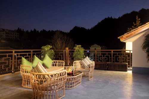 Zhangjiajie Valley Love Holiday Hotel, Terrace/patio