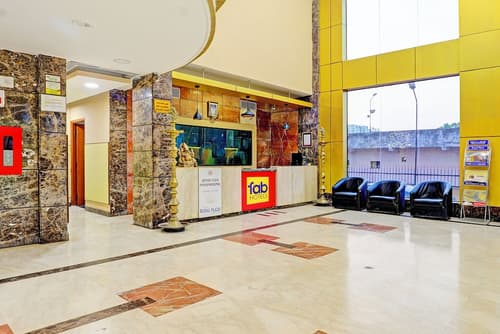 Fabhotel The Royal Plaza, Reception