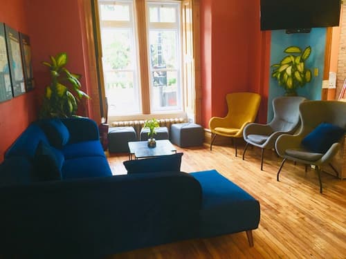 Auberge du Plateau - Hostel, Lobby sitting area