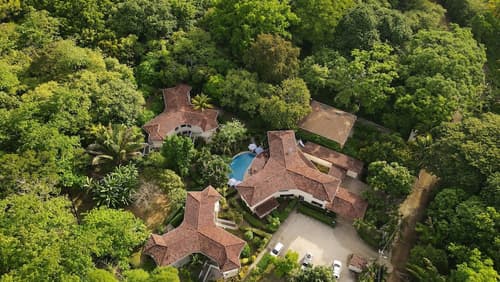 The Hideaway Hotel, Primary image