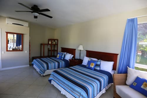 The Hideaway Hotel, Room