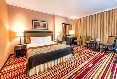 Executive Suites, Room