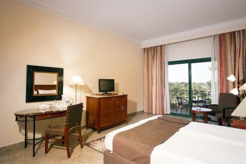 Swiss Inn Plaza, Room