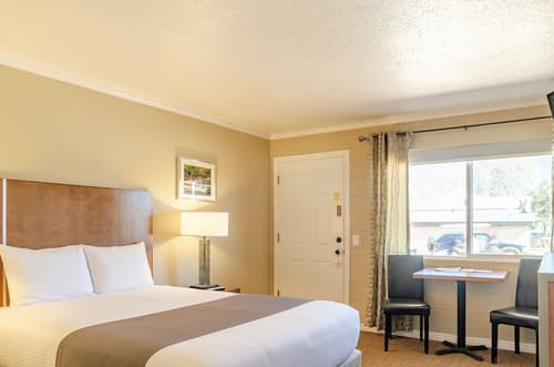 Mountain Ridge Cabins and Lodging, Room