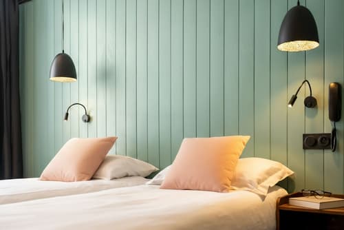 Hotel SUB, Primary image