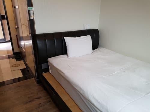 Youngbin Hotel, Room