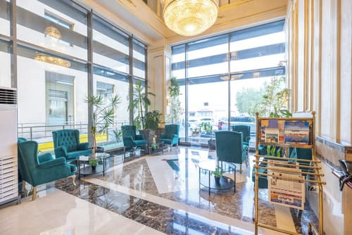 Sapphire Plaza Hotel, Lobby sitting area