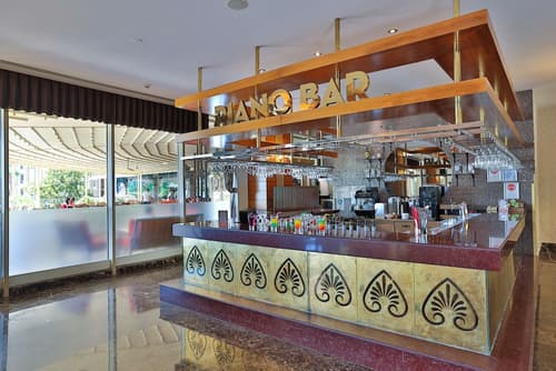 Crystal Prestige Pearl Collection, Lobby sitting area