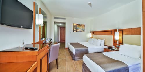 Crystal Prestige Pearl Collection, Room