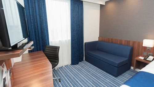 Holiday Inn Express Aberdeen Airport by IHG, Room