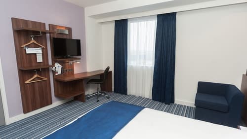 Holiday Inn Express Aberdeen Airport by IHG, Room