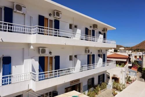 Hotel Rodon, Front of property