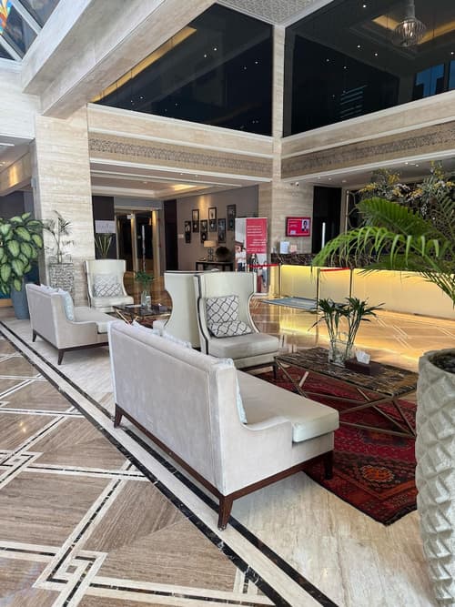Ramada by Wyndham Manama City Centre, Lobby sitting area