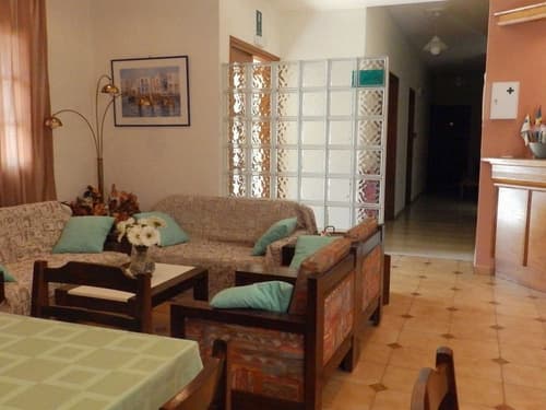 Alexandra Hotel, Lobby sitting area