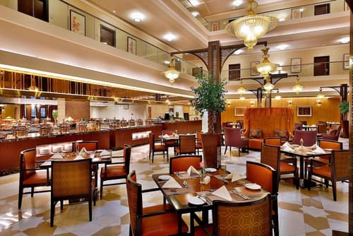 Jabal Omar Marriott Hotel, Makkah, Restaurant