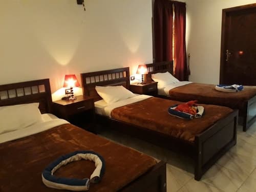 Alhambra Hotel, Room