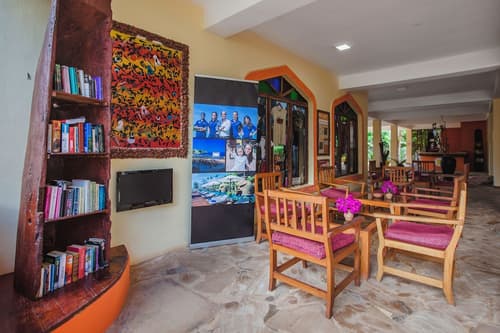 AHG Waridi Beach Resort & Spa, Lobby sitting area