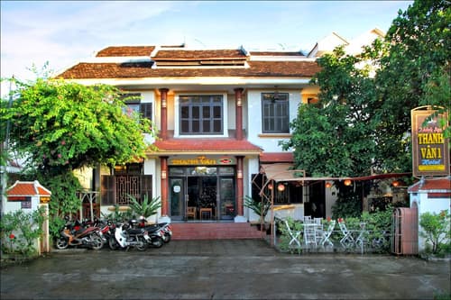 Thanh Van 1 Hotel, Interior entrance
