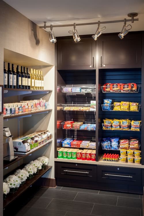 Hilton Garden Inn Seattle Downtown, Gift shop