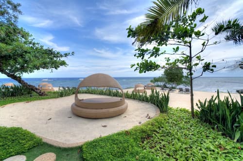 BE Grand Resort Bohol, Beach