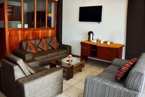 Hotel Polo Corporativo, Lobby sitting area