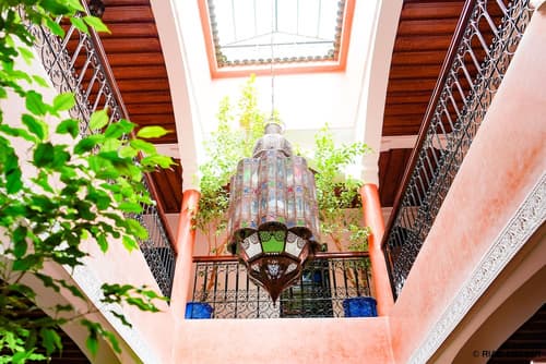 Riad Mounir, Front of property