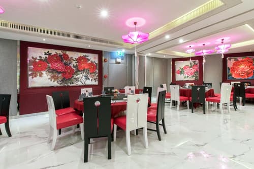 Royal Rattanakosin Hotel, Restaurant