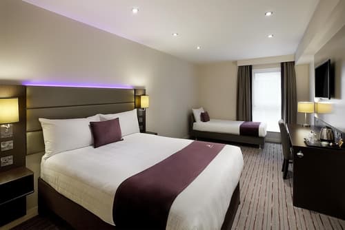 Premier Inn Salisbury North Bishopdown, Room