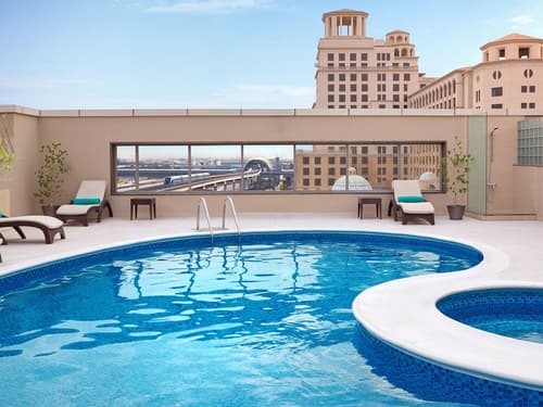 Flora Al Barsha Hotel at the Mall, Rooftop pool