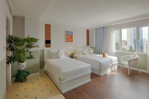 Au Lac Charner Hotel, Room