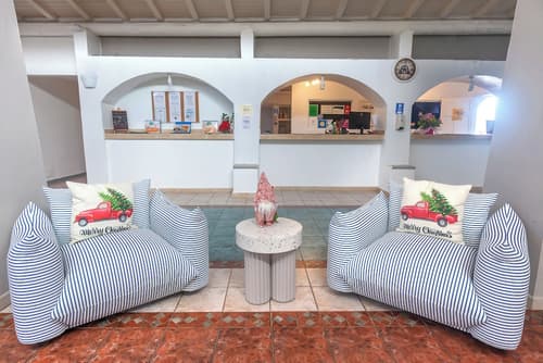 Ocean Point Beach Resort & Spa - Adults Only, Lobby sitting area