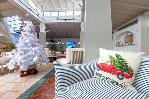 Ocean Point Beach Resort & Spa - Adults Only, Lobby sitting area