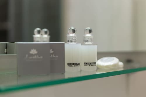 Hotel Bella Napoli, Bathroom