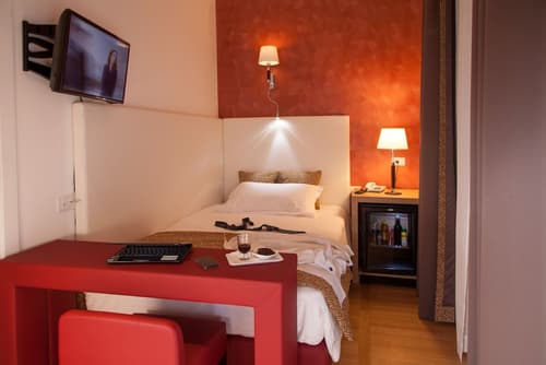 Floris Hotel, Room