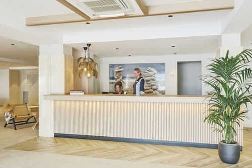 Universal Aparthotel Don Camilo, Reception