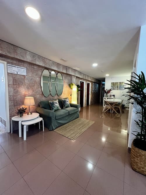 Hostal Residencia Cardona, Reception