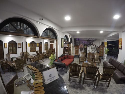 Hotel Sunray, Lobby sitting area