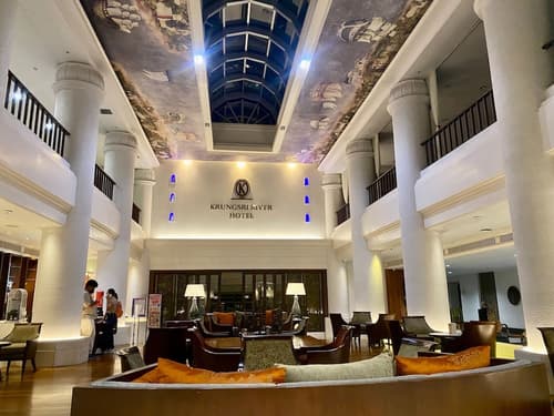 Krungsri River Hotel, Lobby sitting area