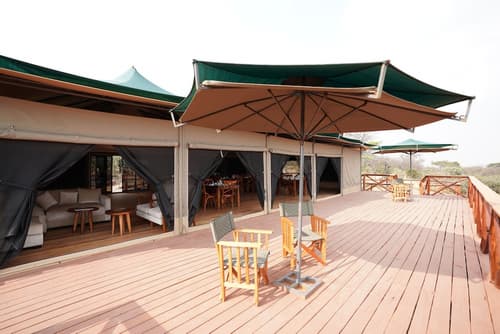 KumbuKumbu Luxury Tented Camp, Interior entrance