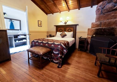 Zion Lodge - Inside the Park, Room