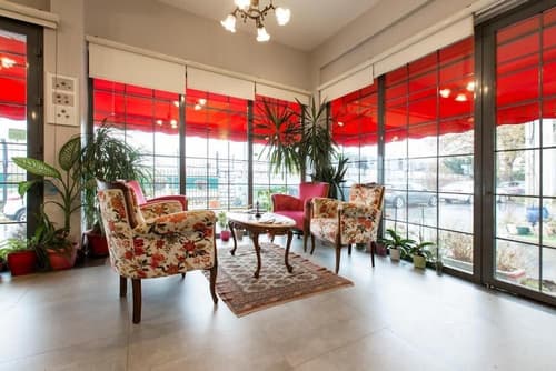 Queen Seagull Boutique Hotel, Reception