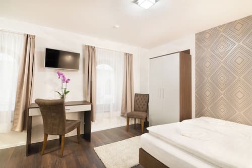 Paulay Downtown Apartments, Room