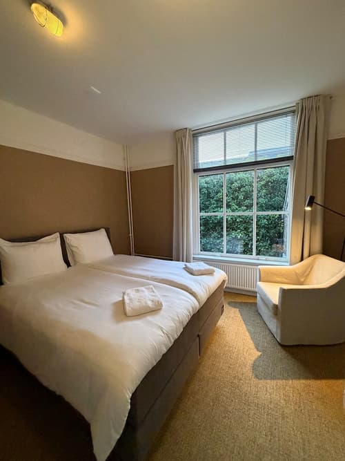 The Guesthouse, Room