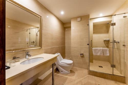 Renion Park Hotel, Bathroom