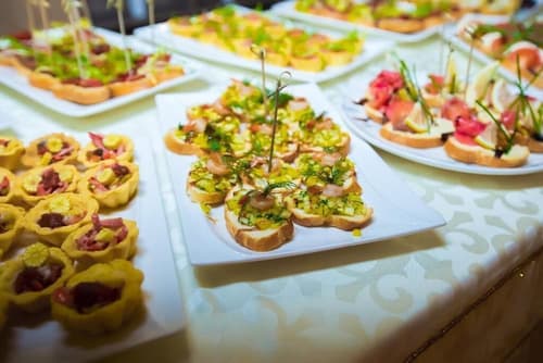 Renion Park Hotel, Food and drink