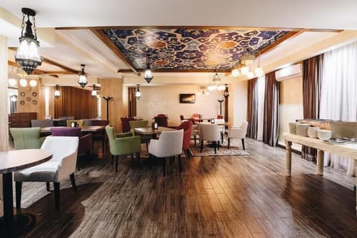 Renion Park Hotel, Dining