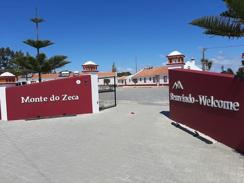 Monte Do Zeca, Property entrance