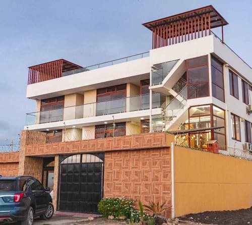 Yesimar Hotel, Front of property