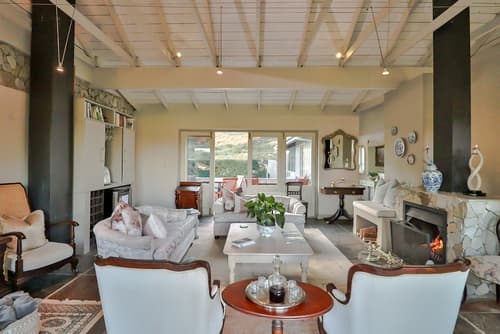 Hermanus Lodge on the Green, Lobby sitting area